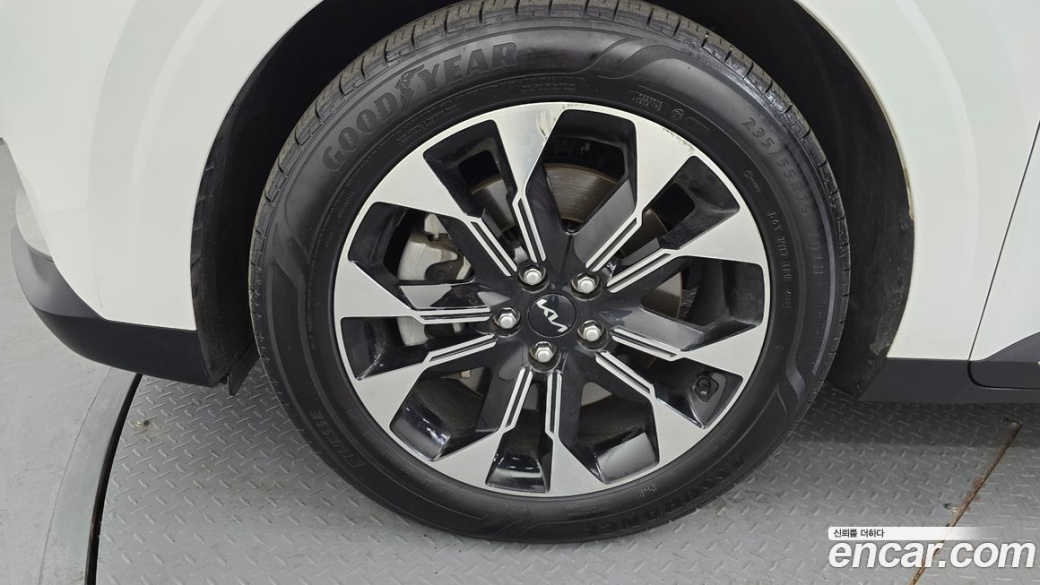 Kia Carnival 9-Seater Noblesse, 2023