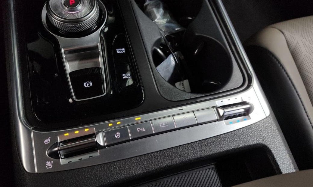 Kia Carnival 9-Seater Noblesse, 2024
