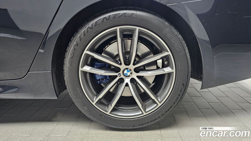 BMW 5-Series 520i M Sport, 2022