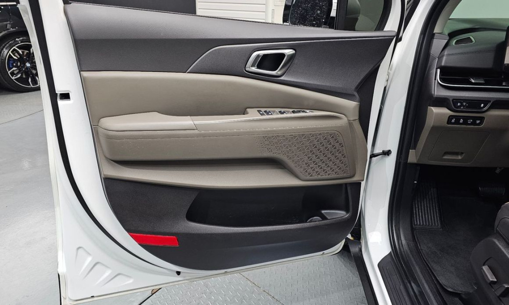 Kia Carnival 9-Seater Noblesse, 2025