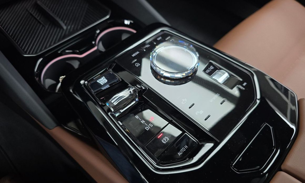 BMW 5-Series 530i xDrive M Sport, 2024