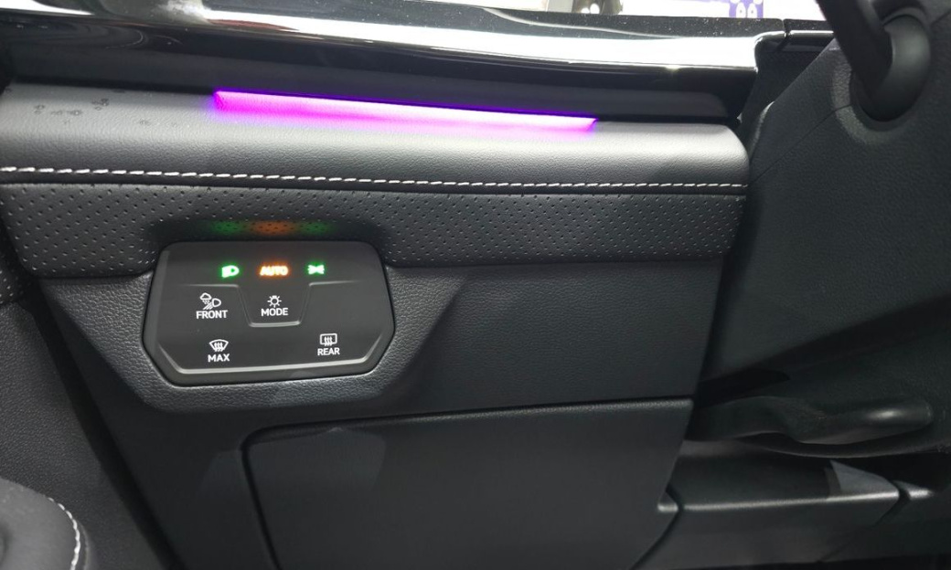 Volkswagen Atlas 2.0 TSI R-LINE 6-Seater, 2025