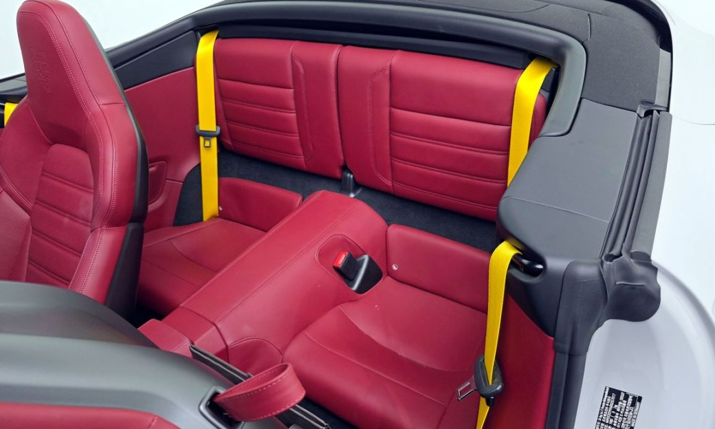 Porsche 911 Turbo S Cabriolet, 2024