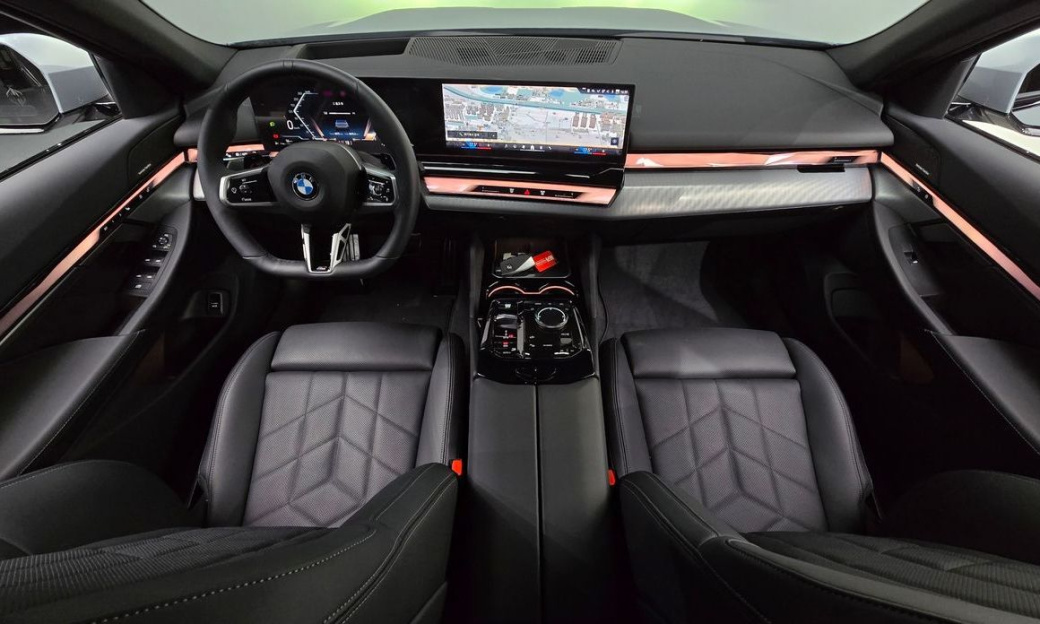 BMW 5-Series 520i M Sport, 2025