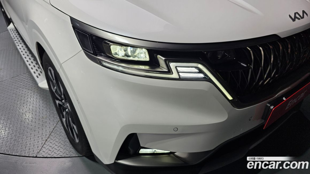 Kia Carnival 7-Seater Signature, 2023