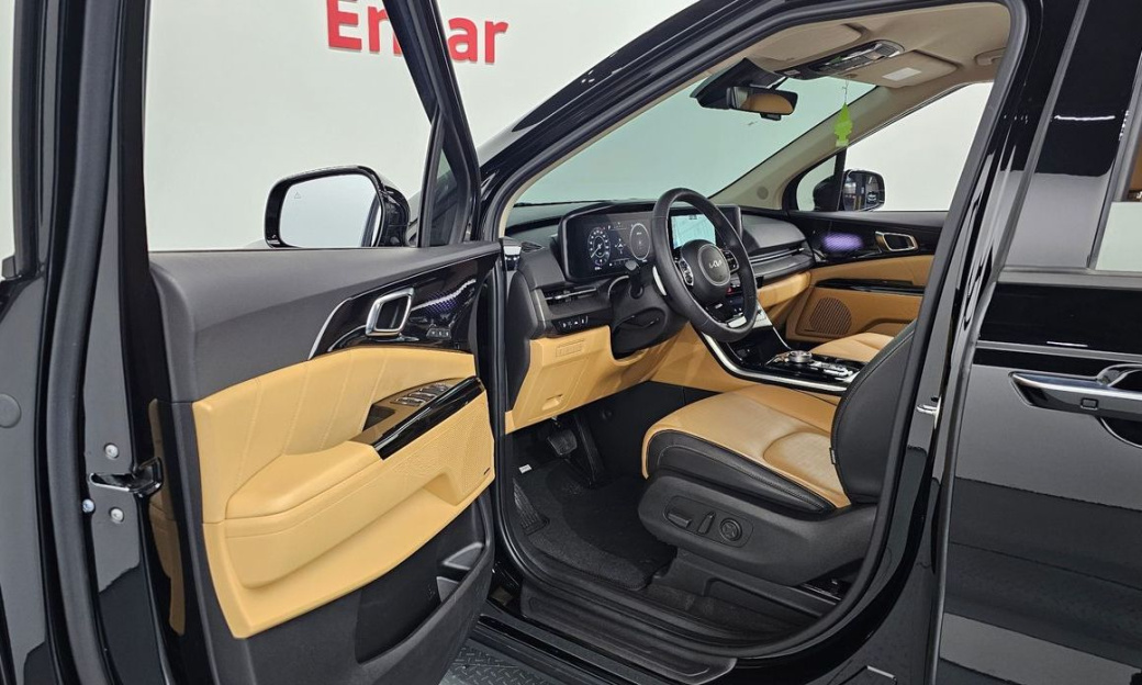 Kia Carnival 7-Seater Signature, 2023