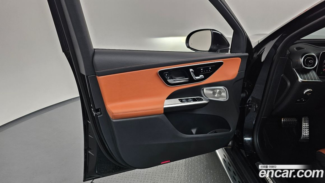 Mercedes-Benz GLC-Class GLC300 4MATIC AMG Line, 2024