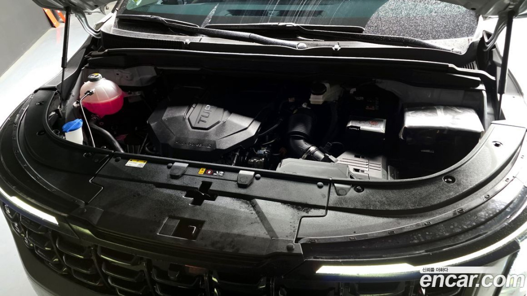 Kia Carnival 9-Seater Gravity, 2025