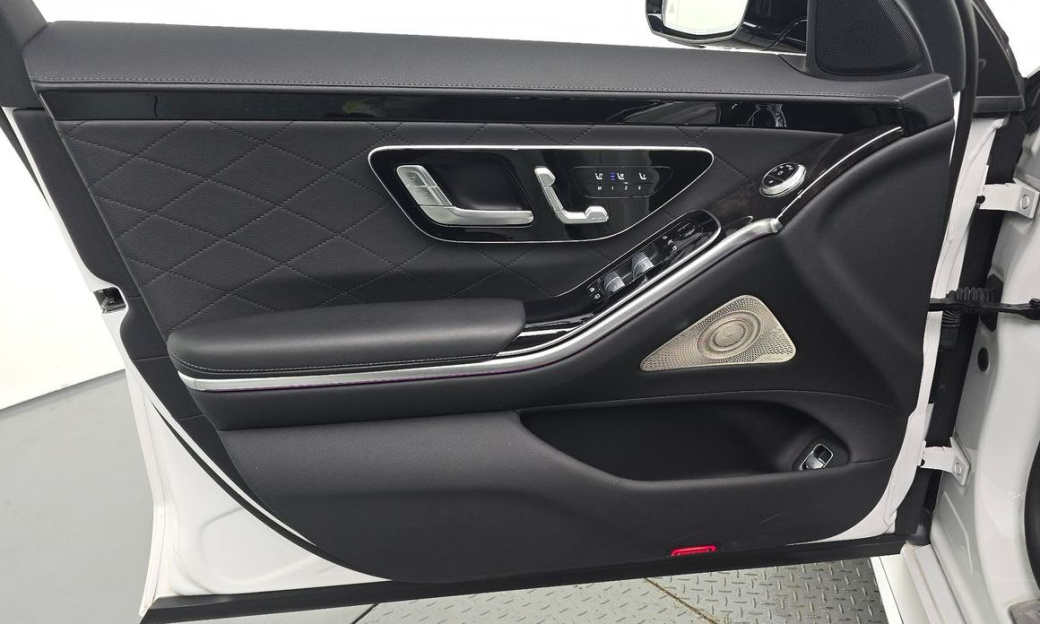Mercedes-Benz S-Class S500 4MATIC, 2024