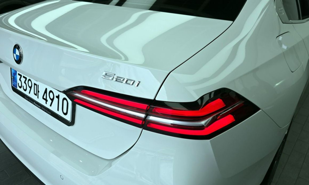 BMW 5-Series 520i, 2024