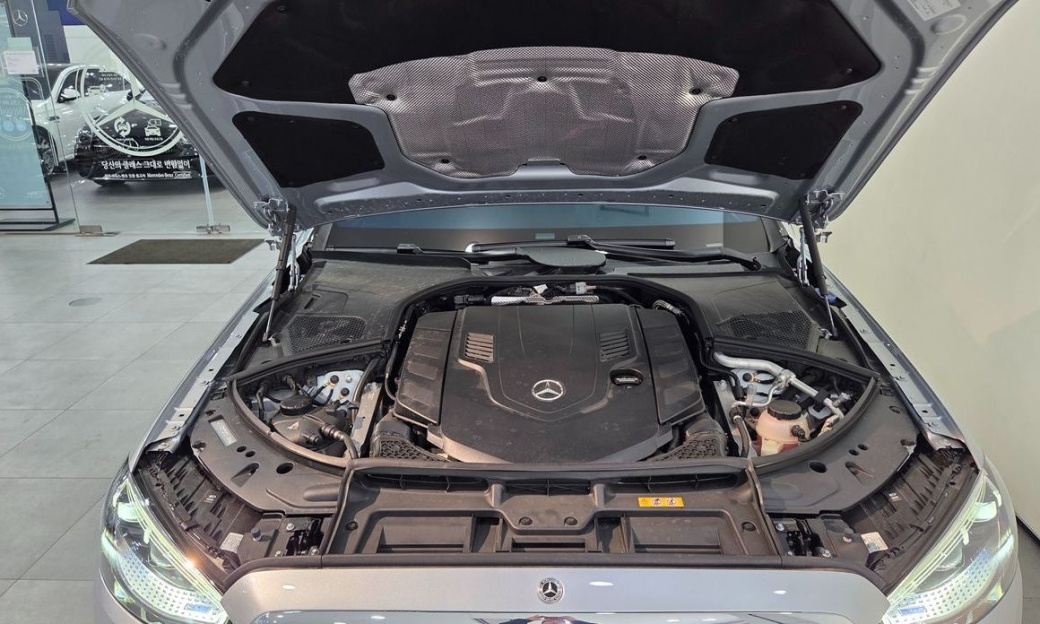 Mercedes-Benz S-Class S580L 4MATIC, 2025