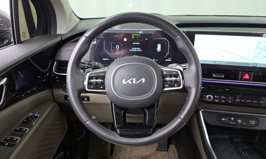 Kia Carnival 7-Seater Gravity, 2024