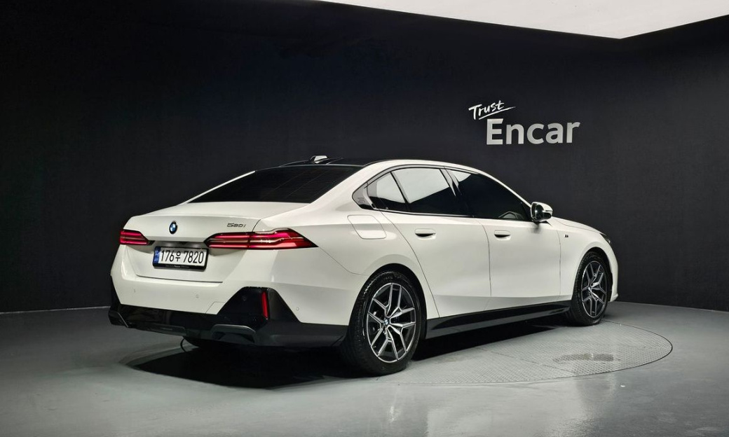 BMW 5-Series 520i M Sport, 2024