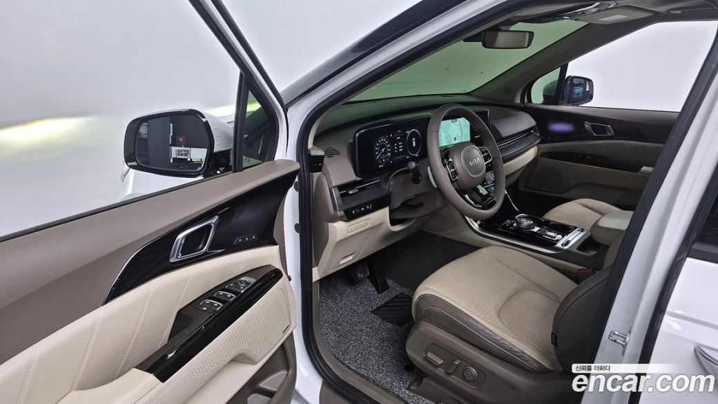 Kia Carnival 9-Seater Signature, 2023