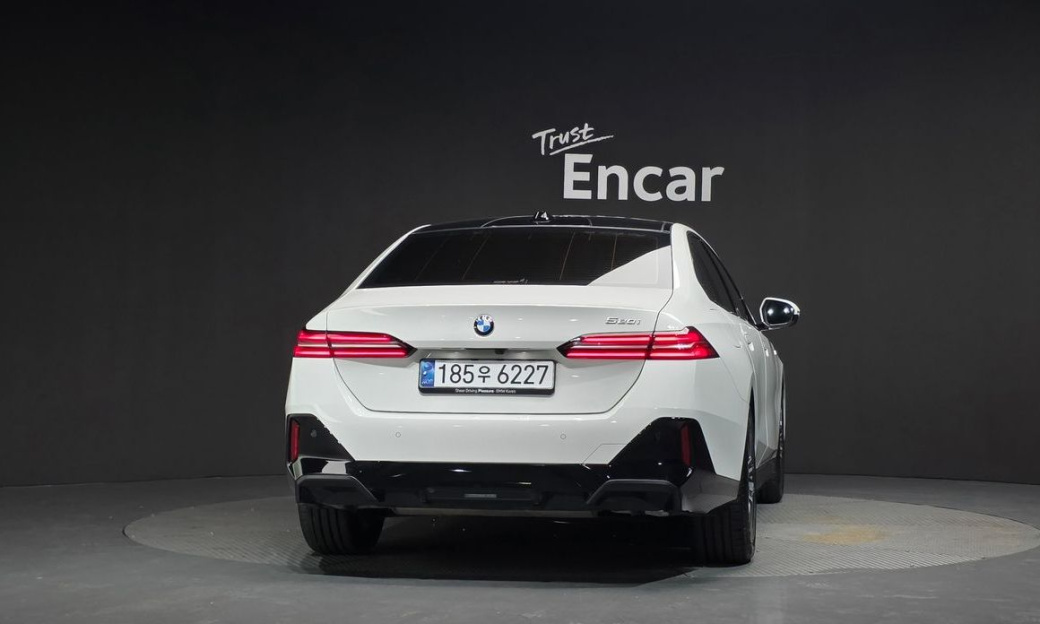 BMW 5-Series 520i M Sport, 2025
