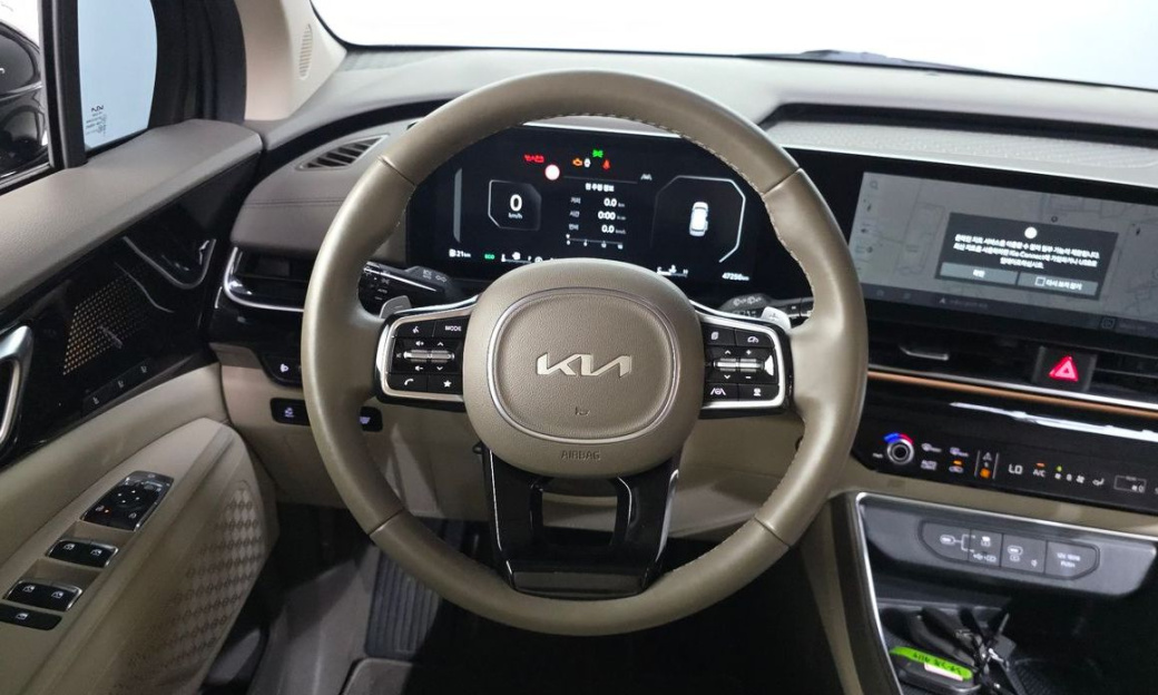 Kia Carnival 9-Seater Signature, 2025