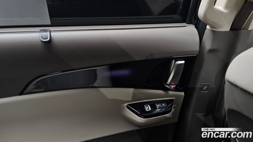 Kia Carnival 9-Seater Signature, 2023