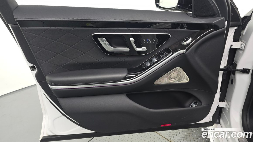Mercedes-Benz S-Class S500 4MATIC, 2024
