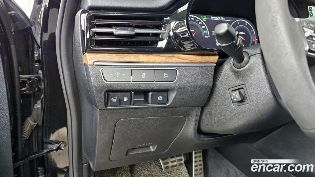 Kia Mohave Diesel 3.0 4WD 7-Seater, 2021