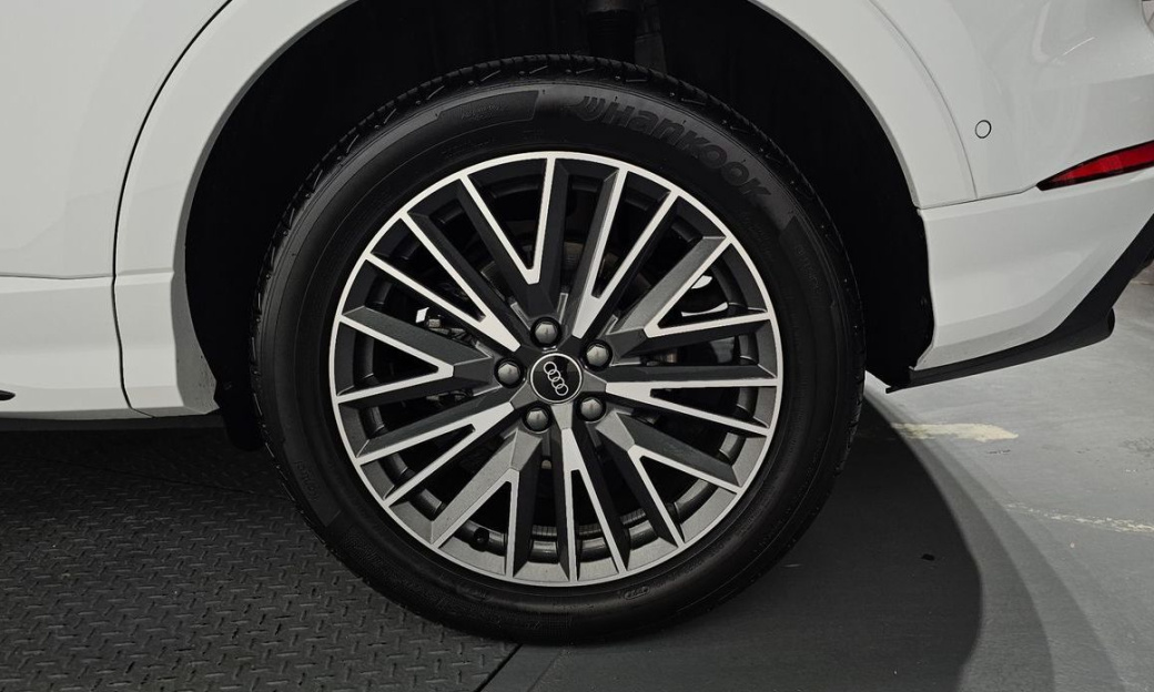 Audi Q3 35 TDI Premium, 2025