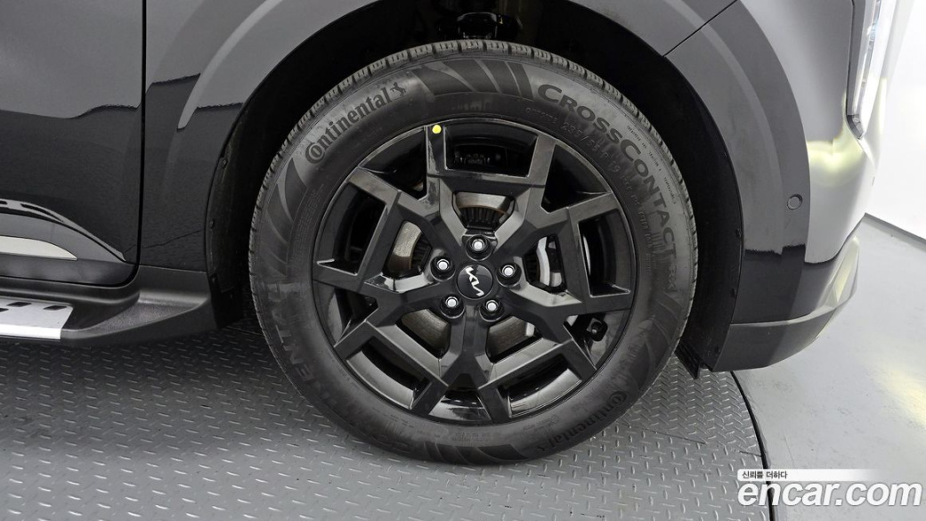 Kia Carnival 9-Seater Gravity, 2025