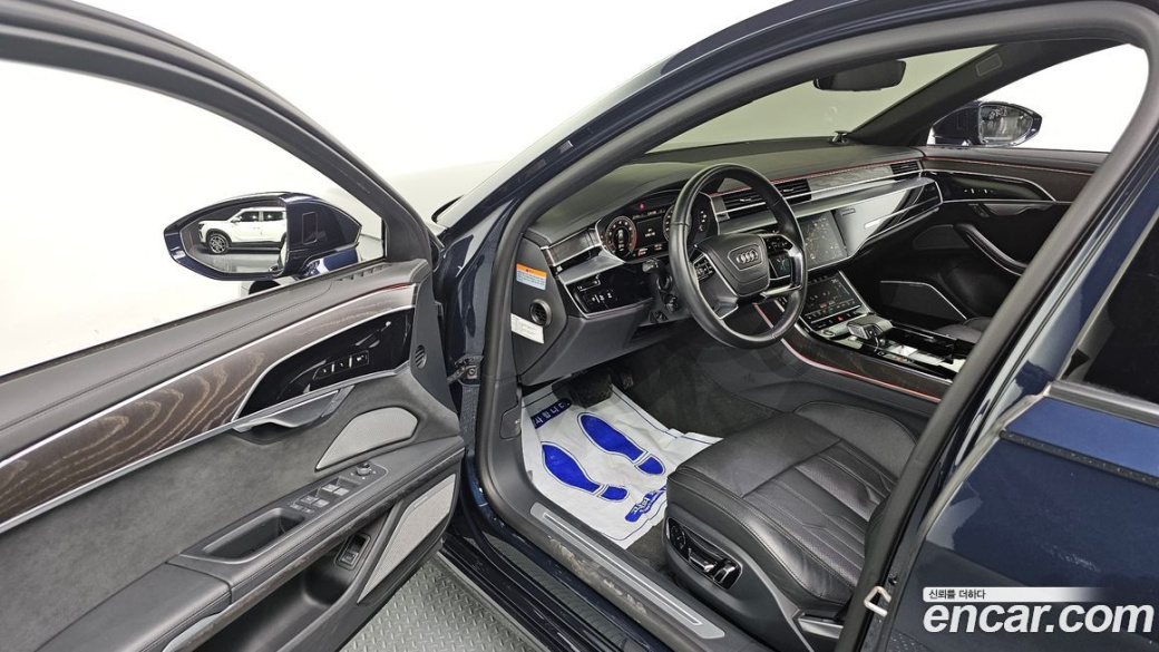 Audi A8 55 TFSI Quattro Premium LWB, 2022