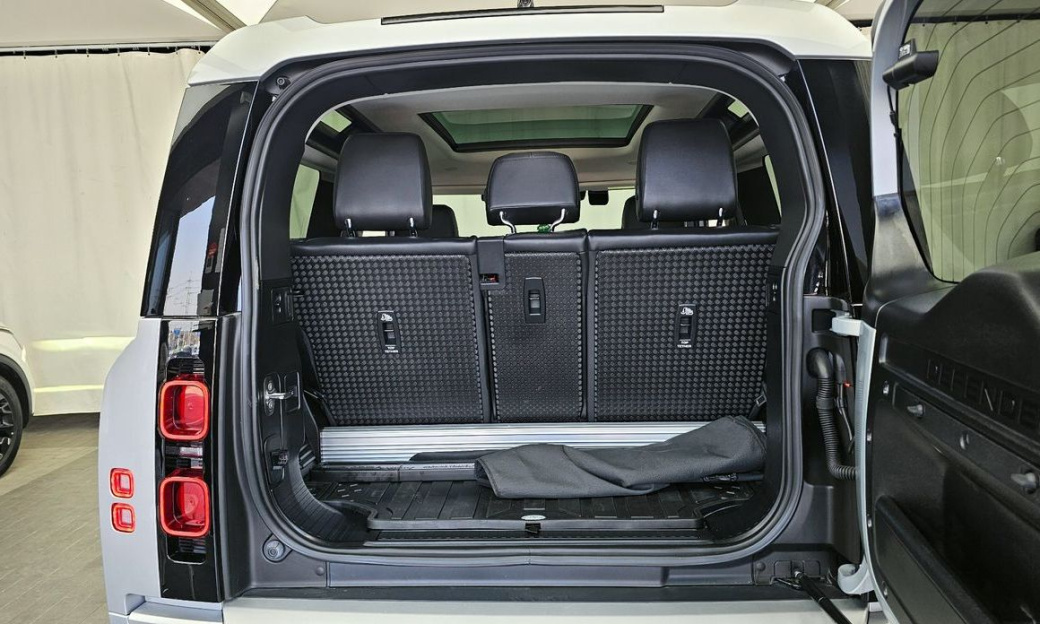 Land Rover Defender 90 D250 XS Edition, 2024
