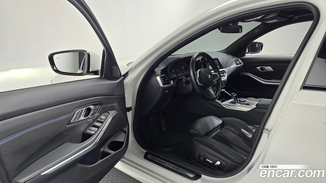 BMW 3-Series 320i M Sport, 2022
