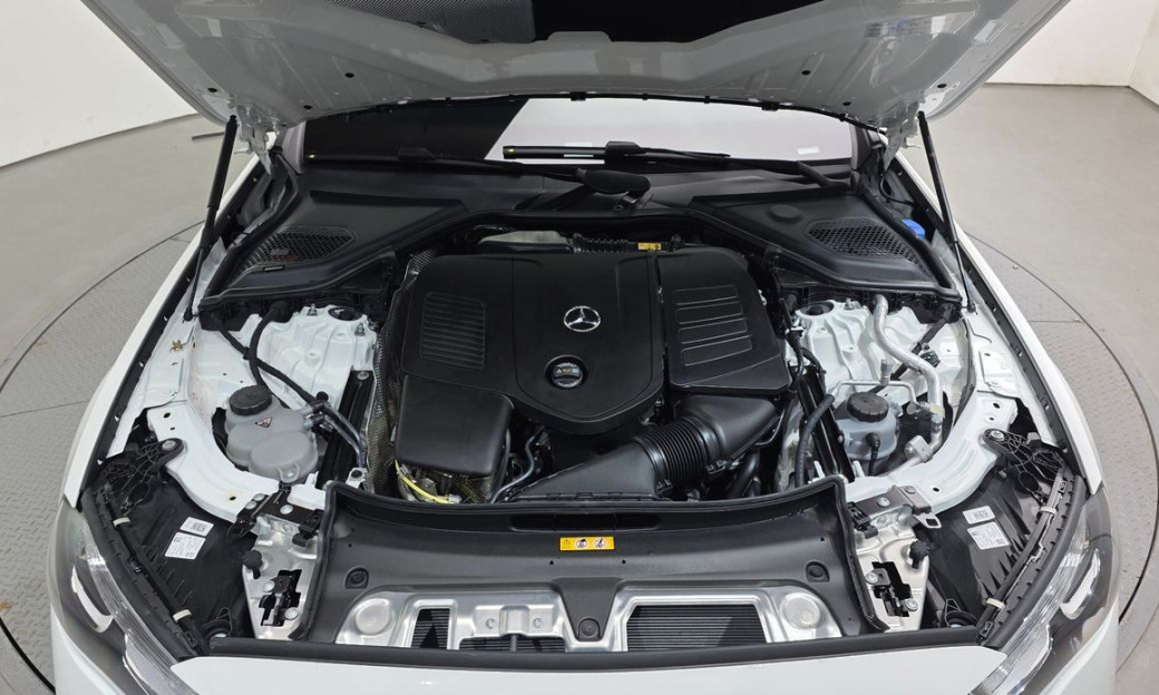 Mercedes-Benz E-Class E200 Avantgarde, 2025