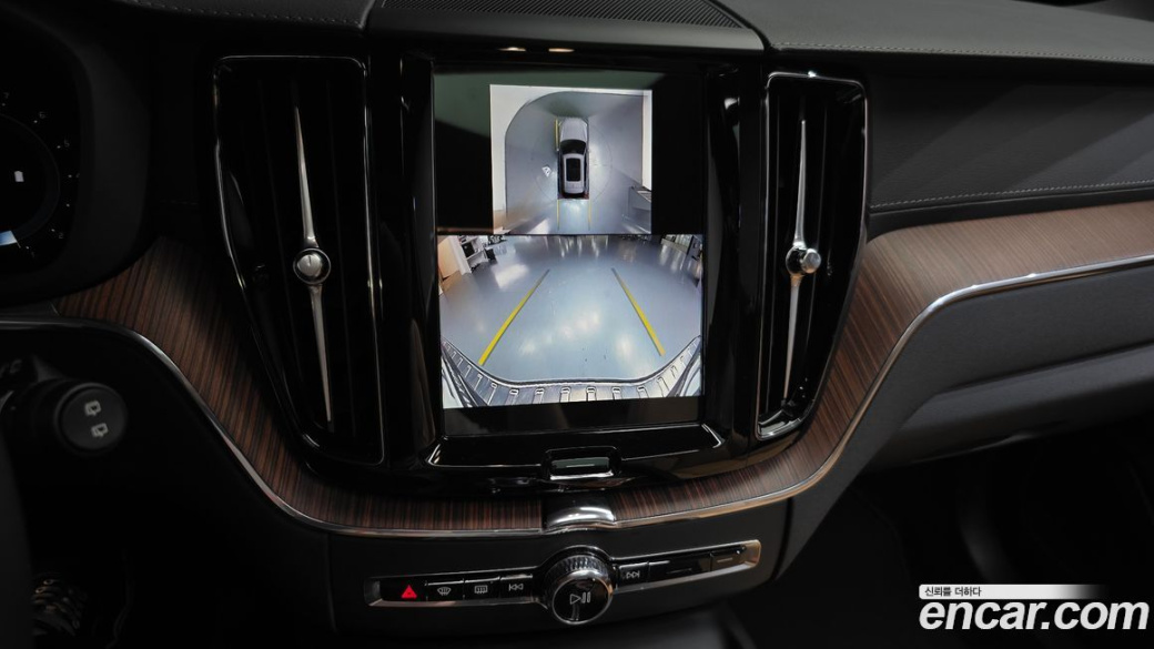 Volvo XC60 B6 Ultimate Bright, 2024