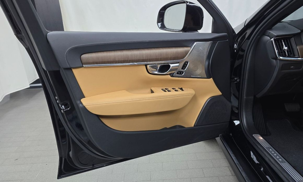 Volvo V90 B5 Ultimate AWD, 2024