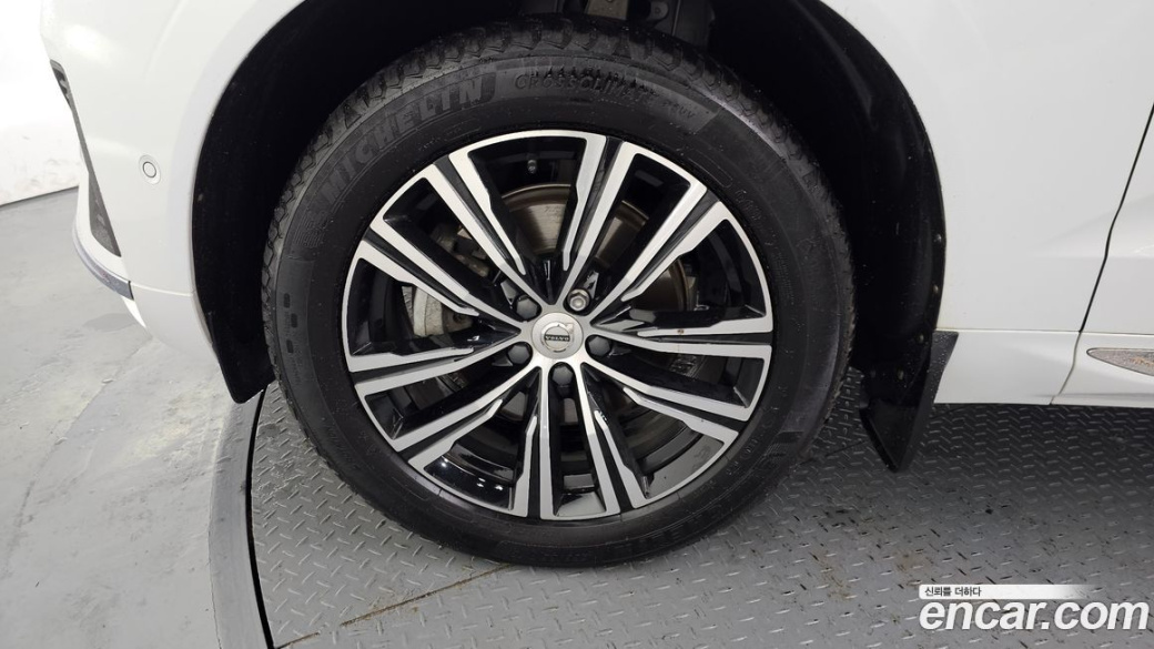 Volvo XC60 B5 Inscription, 2022