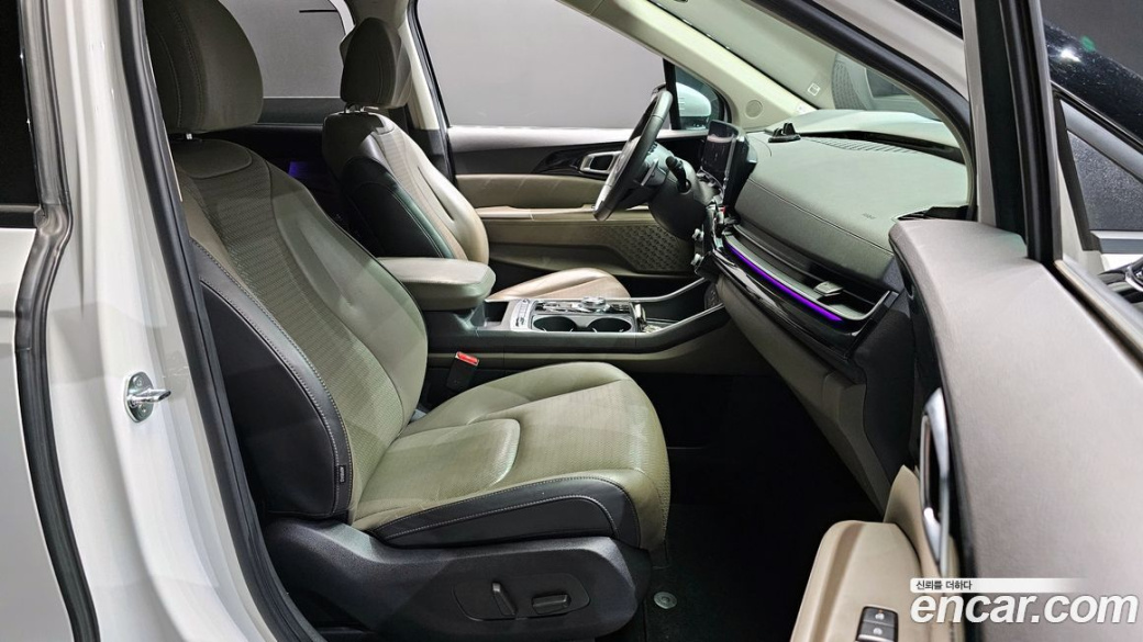 Kia Carnival 9-Seater Signature, 2025