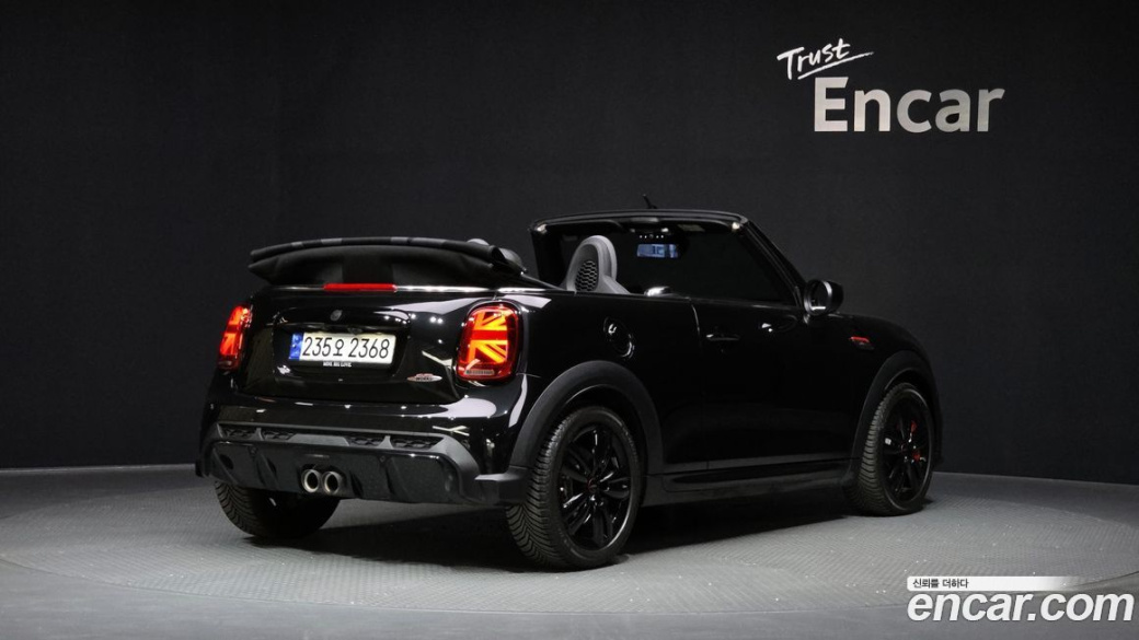 Mini Cooper Convertible JCW, 2023