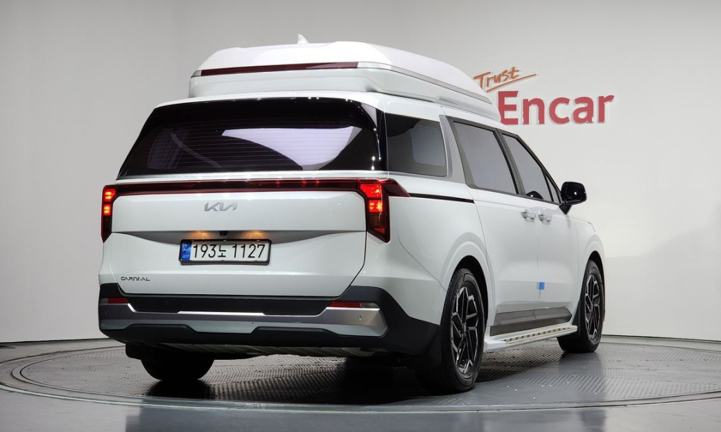 Kia Carnival 9-Seater Prestige, 2024
