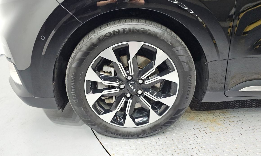 Kia Carnival 9-Seater Signature, 2023