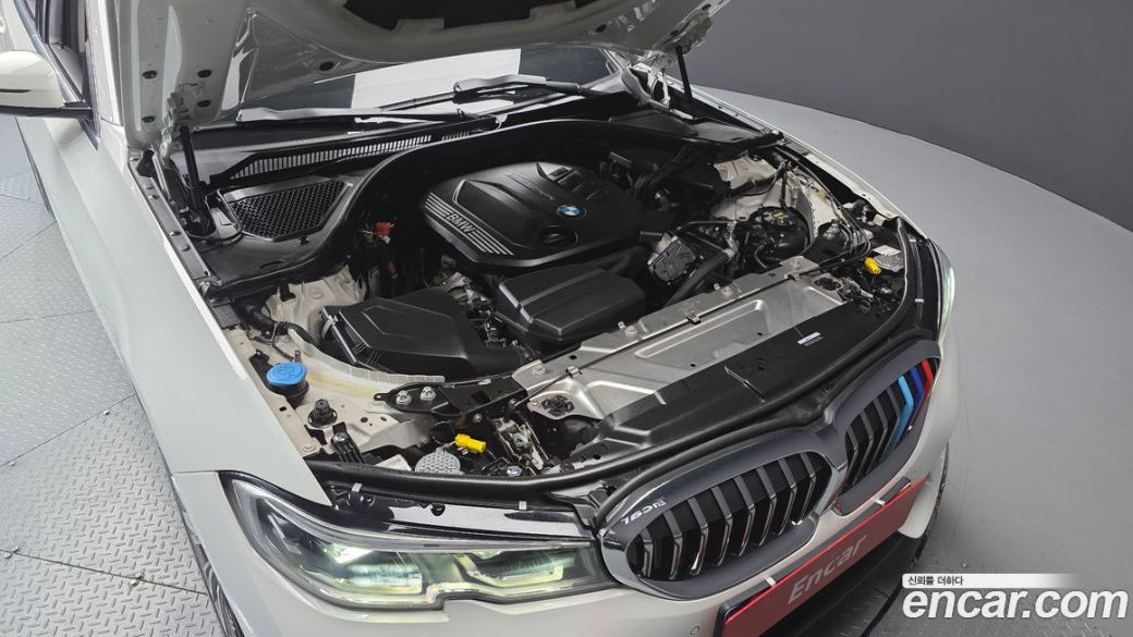 BMW 3-Series 320d Luxury, 2022