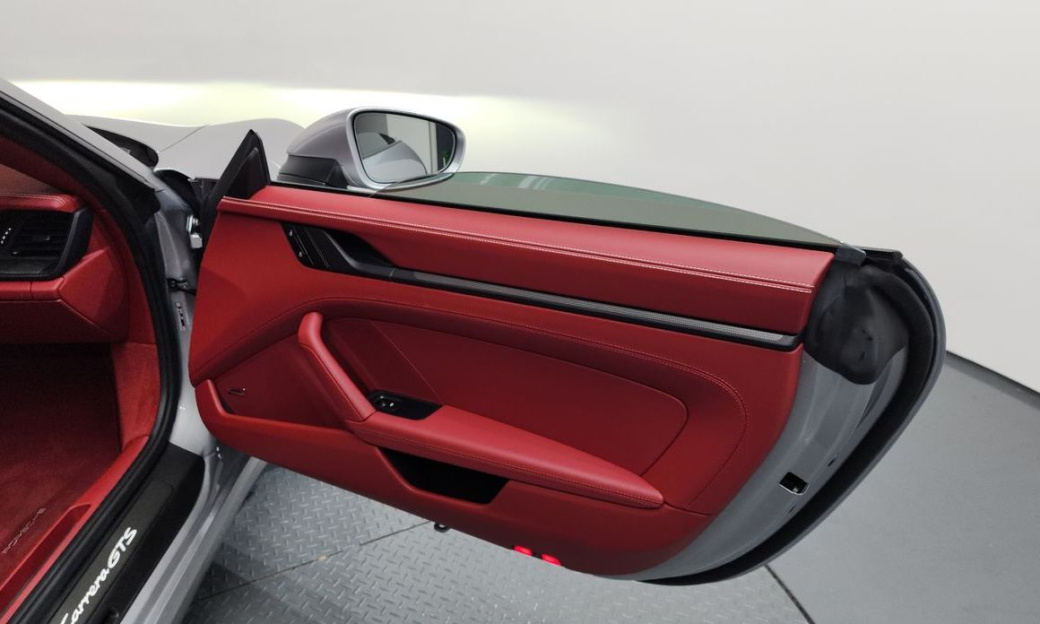Porsche 911 Carrera GTS Cabriolet, 2025