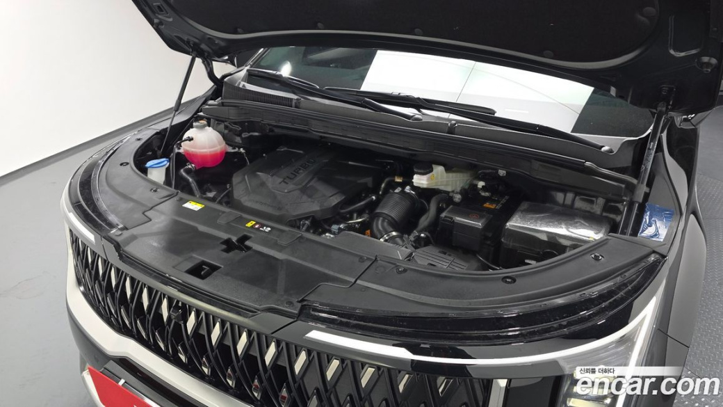 Kia Carnival Gasoline 7-Seater Signature, 2025