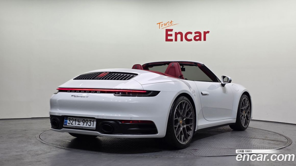 Porsche 911 Carrera 4 Cabriolet, 2024
