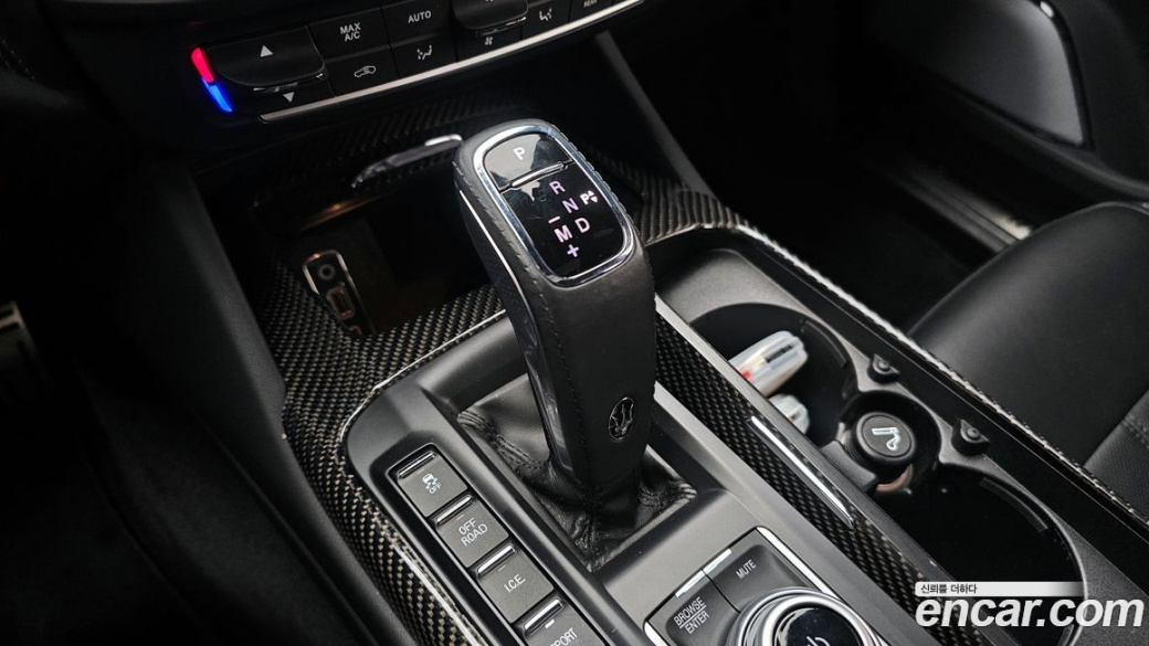 Maserati Levante 3.0 AWD Modena, 2022