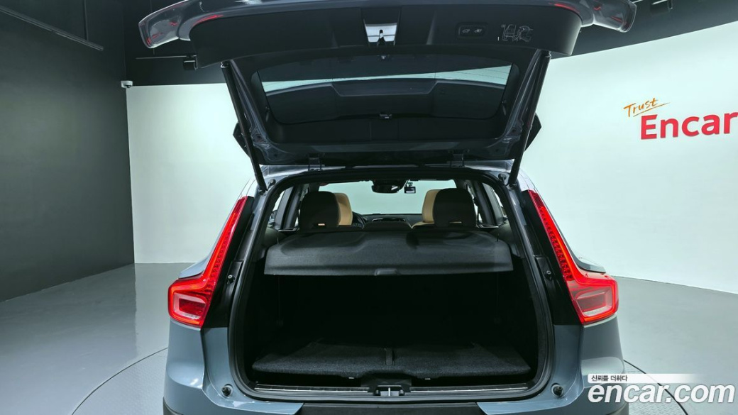 Volvo XC40 B4 Inscription, 2022