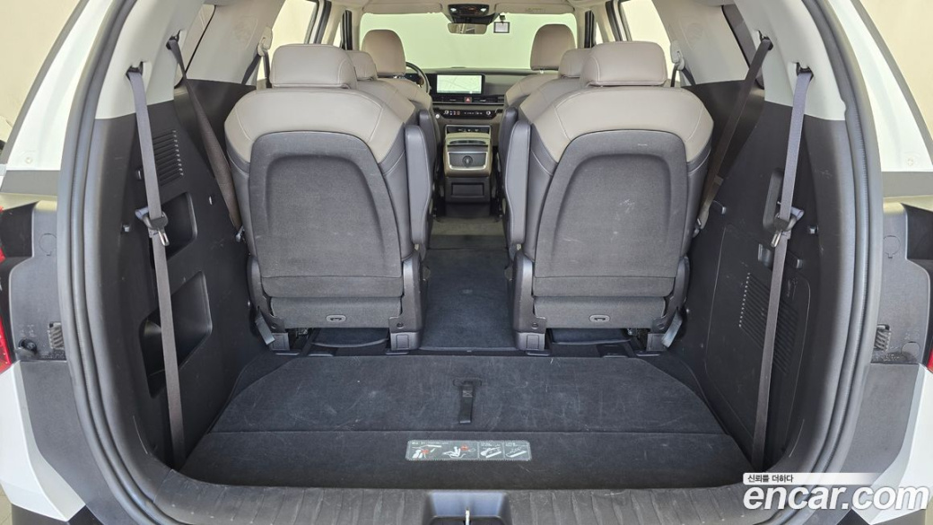 Kia Carnival 9-Seater Prestige, 2024