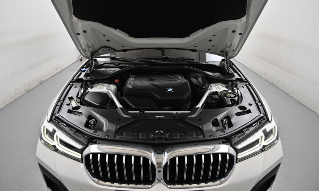 BMW 5-Series 520i M Sport, 2023
