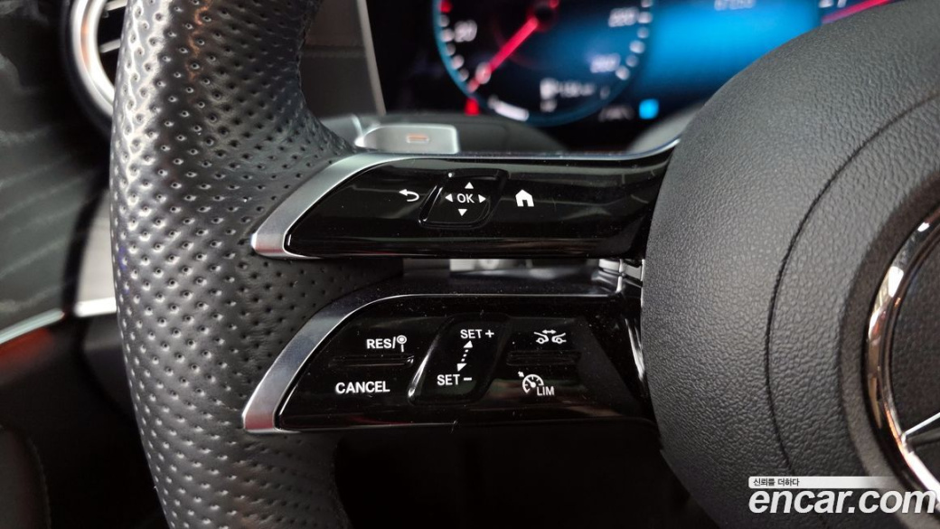 Mercedes-Benz E-Class E350 4MATIC AMG Line, 2023