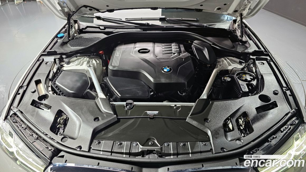 BMW 5-Series 520i M Sport, 2023