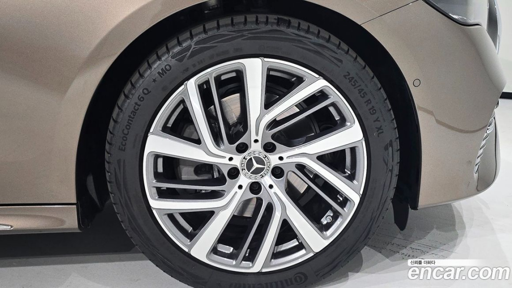 Mercedes-Benz E-Class E220d 4MATIC Exclusive, 2024
