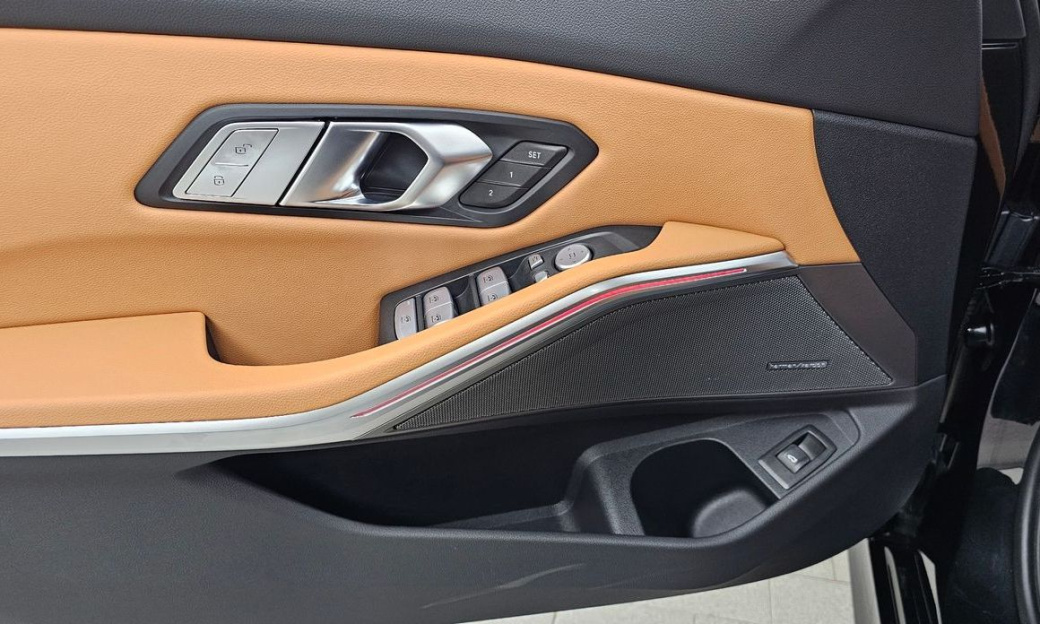 BMW 3-Series 320i M Sport, 2025