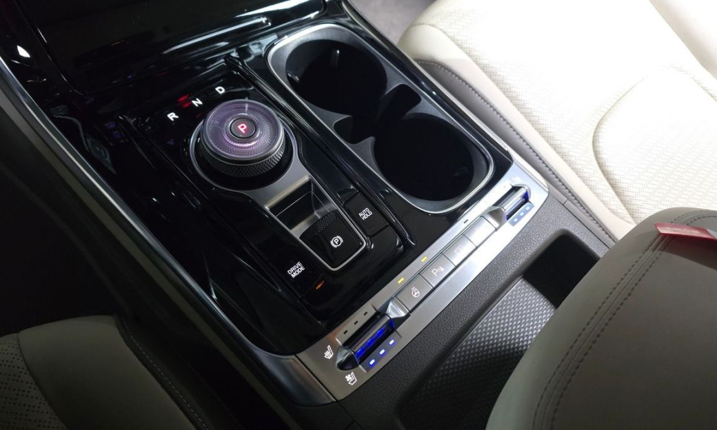 Kia Carnival 7-Seater Hi-Limousine, 2023