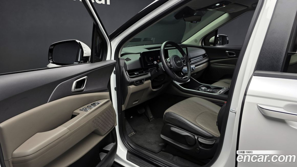 Kia Carnival 9-Seater Prestige, 2024